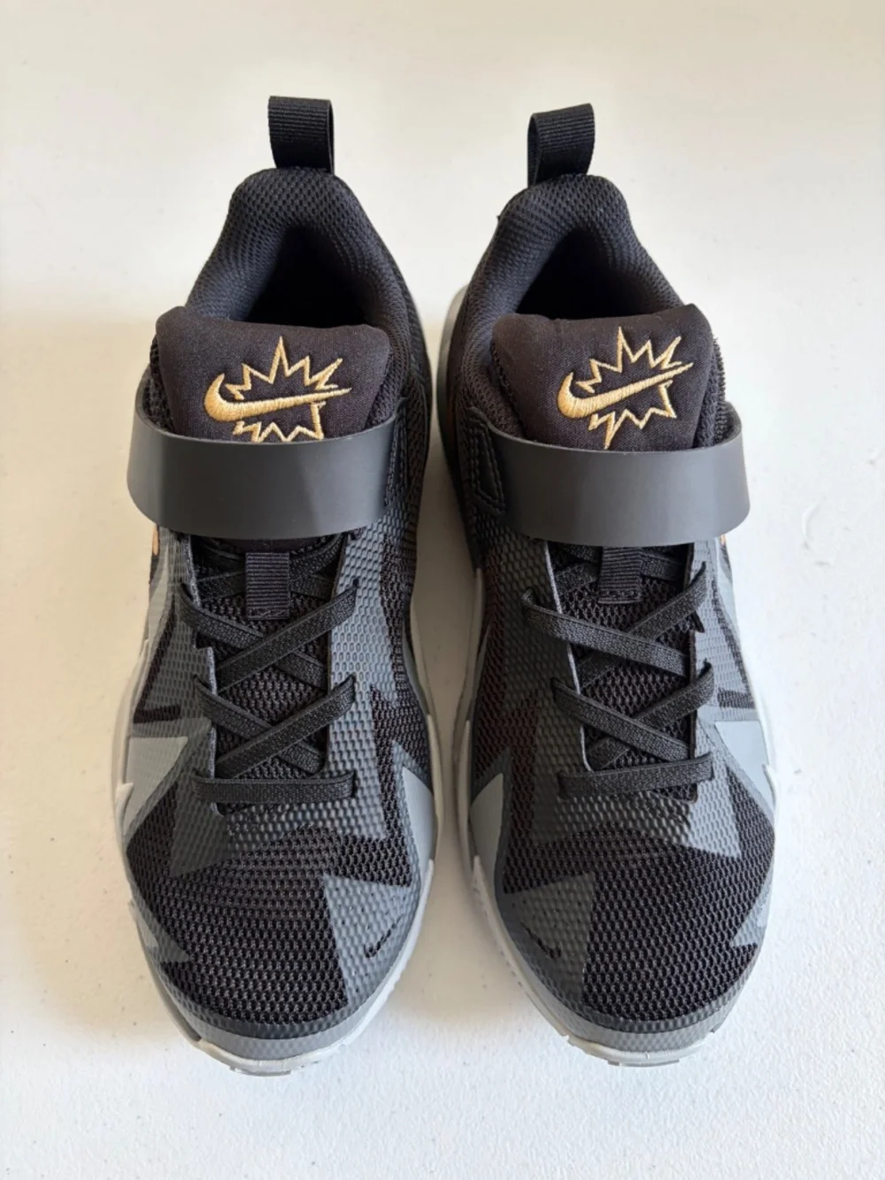 Nike S.T. Dynamite Kids Basketball Shoes Black Grey Gold Size 3Y